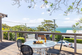 Dukes , 31 Gloucester St - spectacular water views and the added comfort of air conditioning and Wi-Fi Nelson Bay